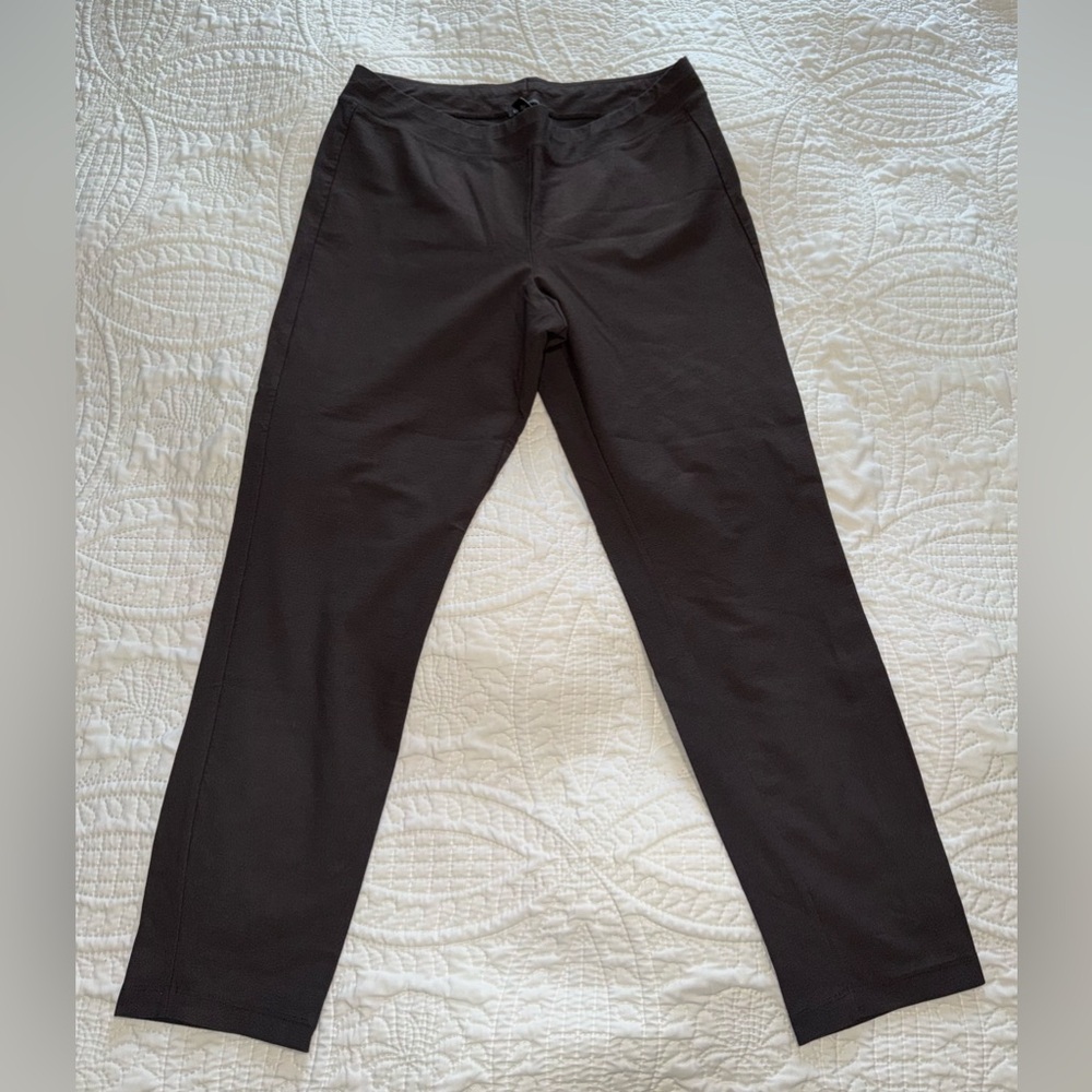Eileen Fisher Women's Gray Straight Leg Pants size MED see measurements 30X25